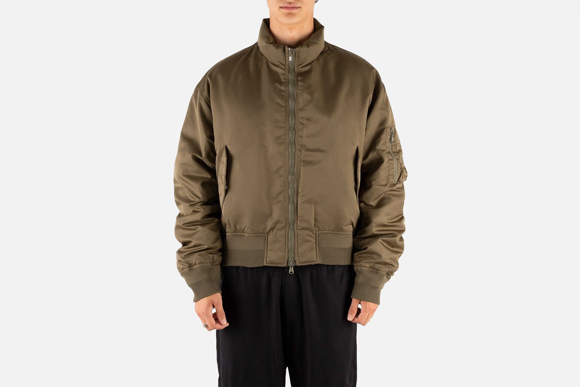 coor Stand Collar Neck Down
